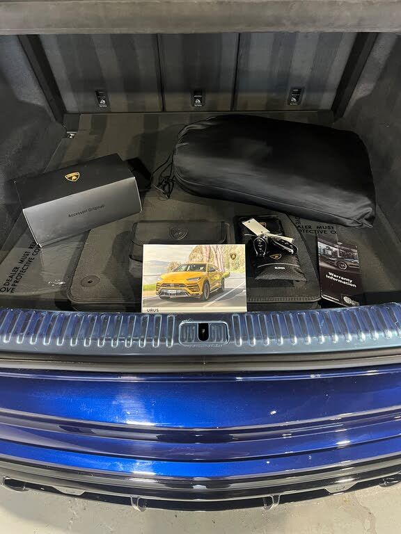 Used 2021 Lamborghini Urus AWD/4WD image 28
