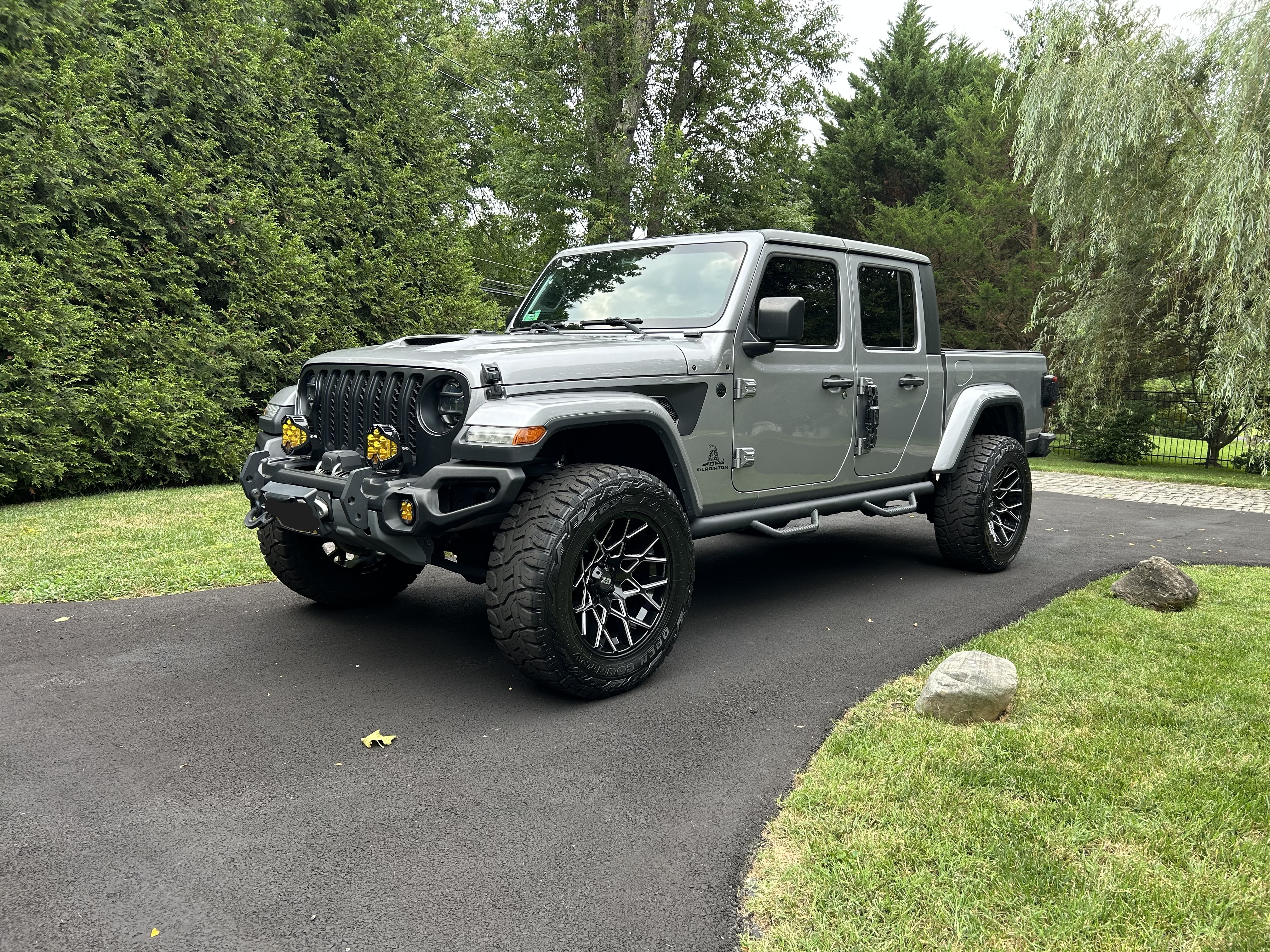 Used 2020 Jeep Gladiator Overland AWD/4WD image 4
