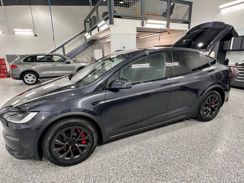 Used 2023 Tesla Model X Plaid image 5