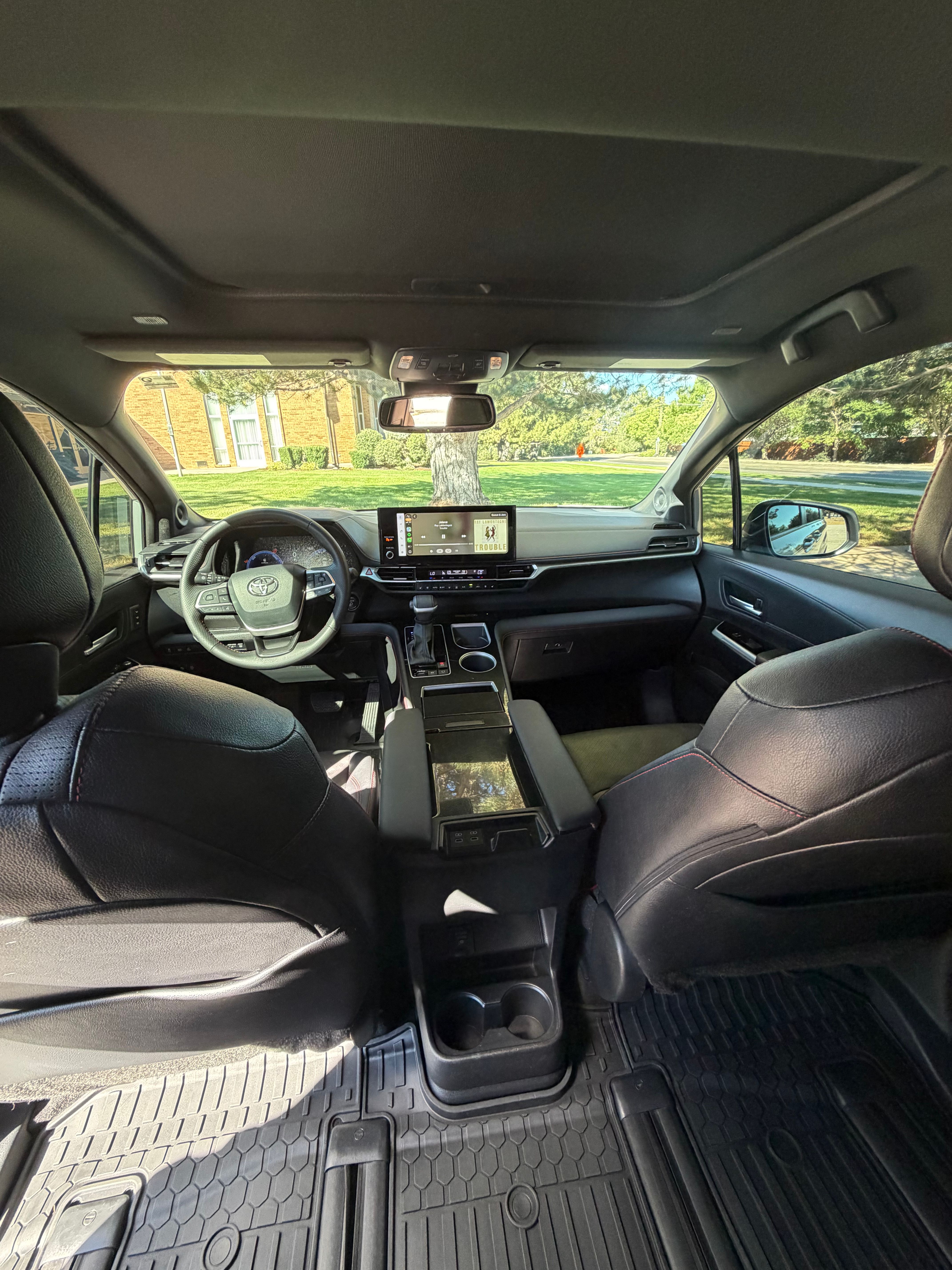 Used 2025 Toyota Sienna XSE w/ XSE Premium Package AWD/4WD image 13