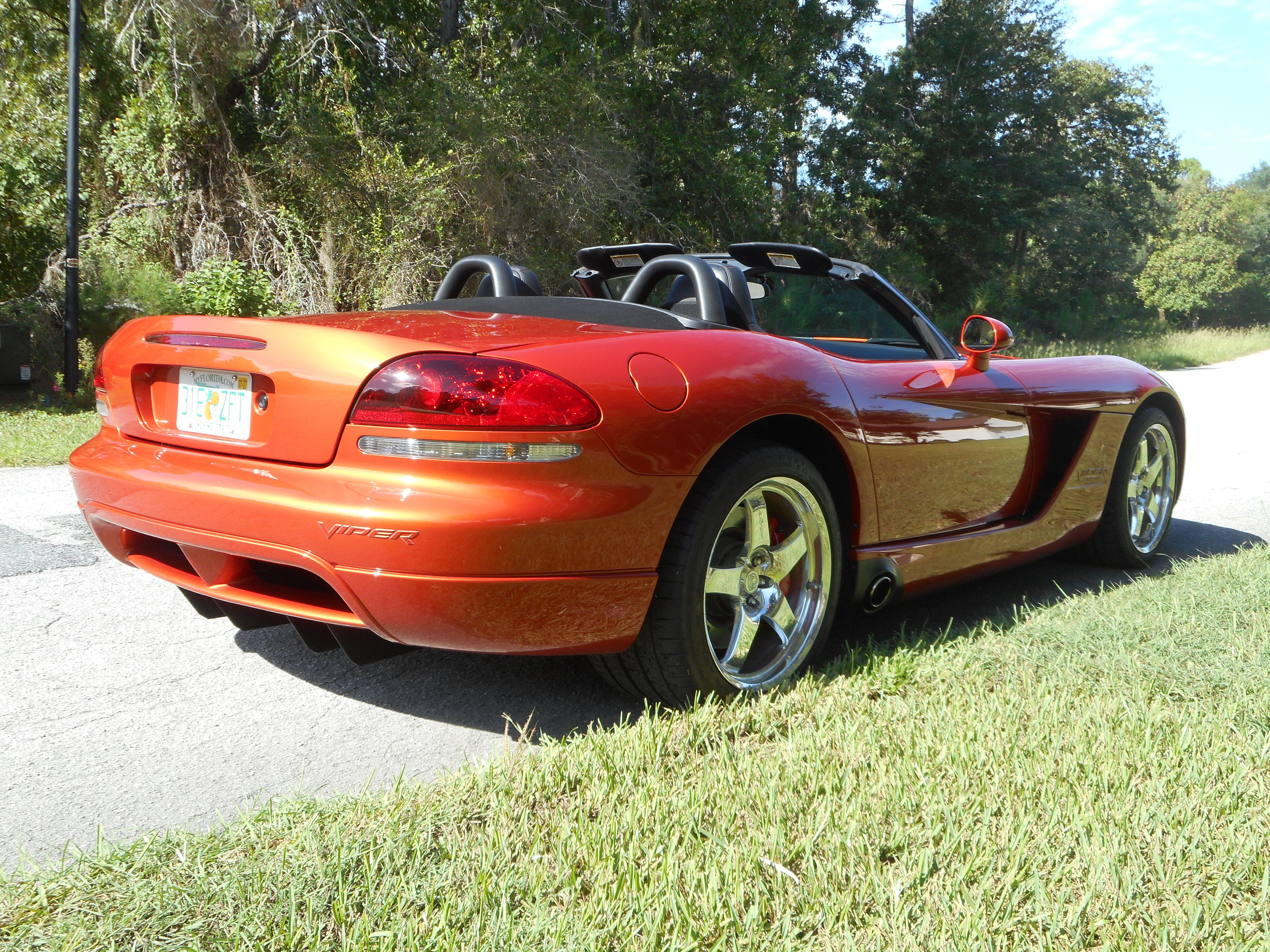 Used 2005 Dodge Viper SRT-10 w/ Copperhead Edition Group RWD image 10