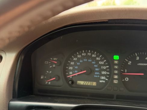 Used 1998 Toyota Land Cruiser w/ Leather Trim Pkg AWD/4WD image 8