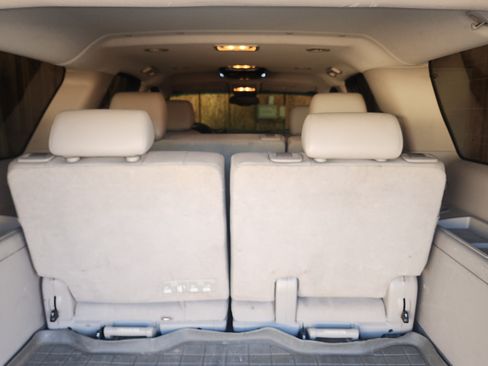 Used 2012 Chevrolet Suburban LT w/ Luxury Package image 15