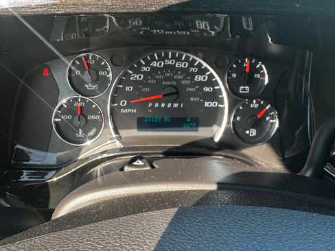 Used 2017 Chevrolet Express 2500 image 14