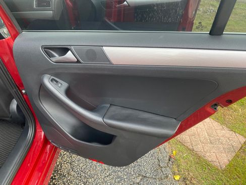 Used 2017 Volkswagen Jetta S image 25