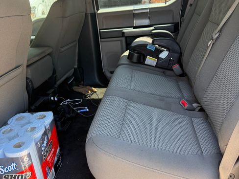 Used 2017 Ford F250 XLT w/ XLT Premium Package image 9