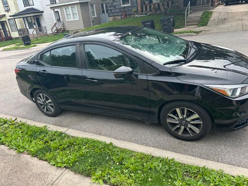 Used 2020 Nissan Versa SV FWD image 6