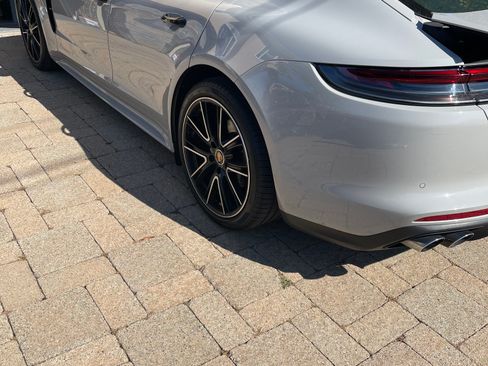 Used 2023 Porsche Panamera image 6