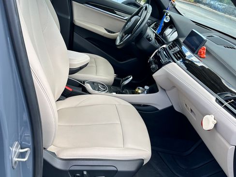 Used 2020 BMW X1 sDrive28i w/ Premium Package image 17
