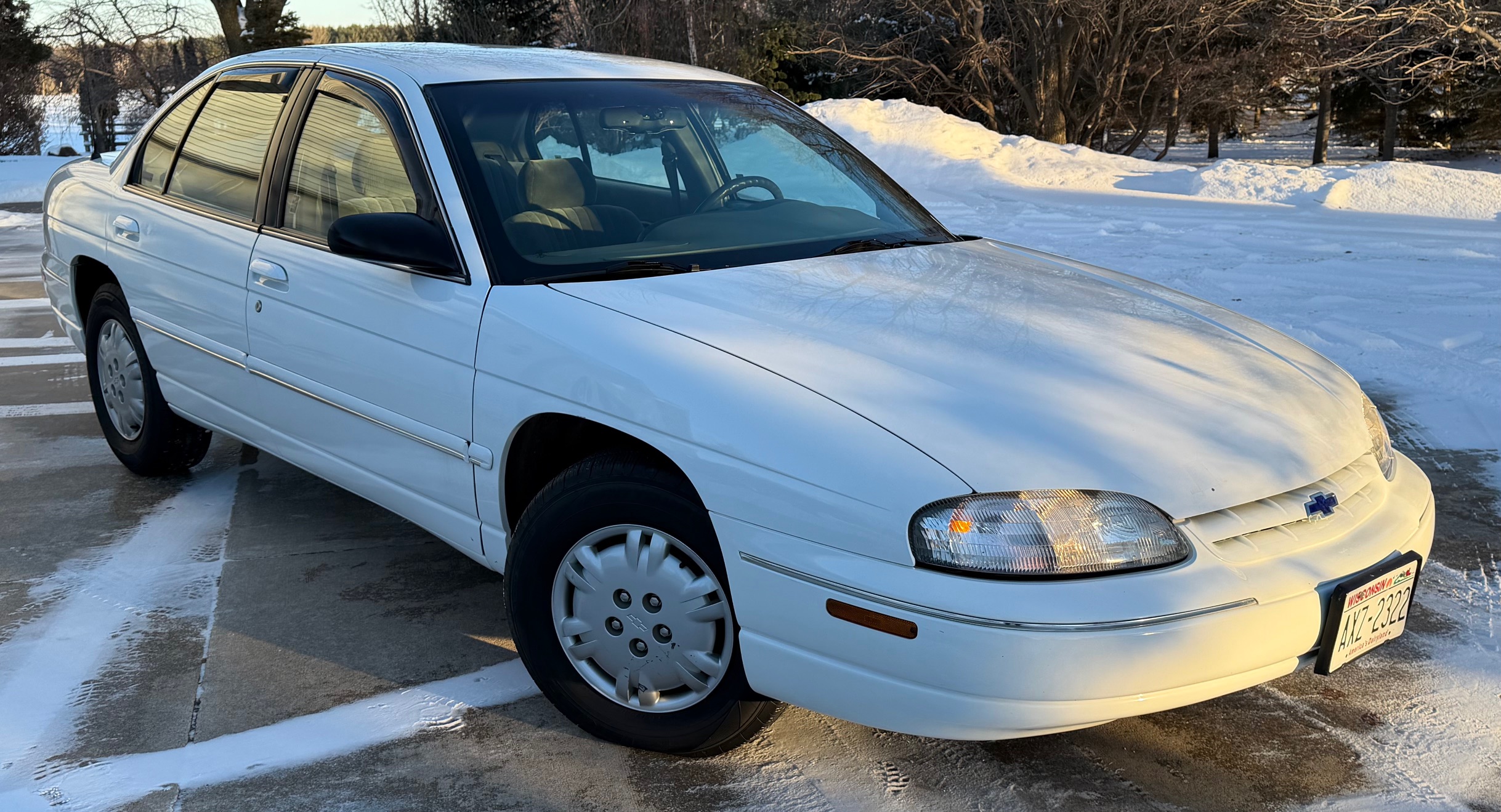 Used 1999 Chevrolet Lumina w/ Preferred Equipment Group FWD image 1
