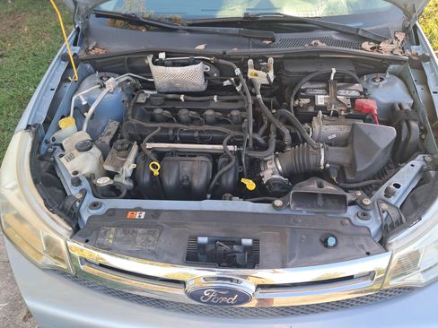 Used 2009 Ford Focus SE image 2