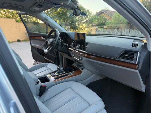 Used 2022 Audi Q5 2.0T Premium Plus w/ Premium Plus Package AWD/4WD image 4
