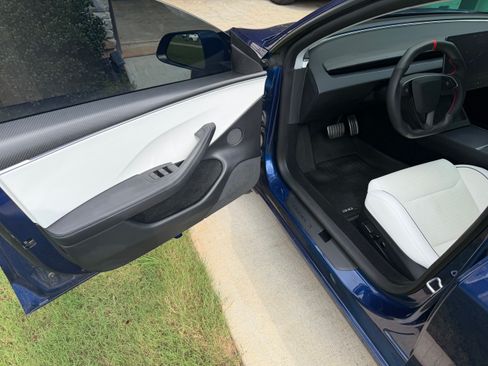 Used 2025 Tesla Model 3 Performance AWD/4WD image 15