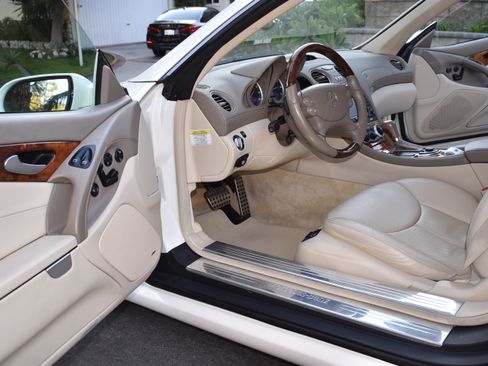 Used 2008 Mercedes-Benz SL 550 image 10