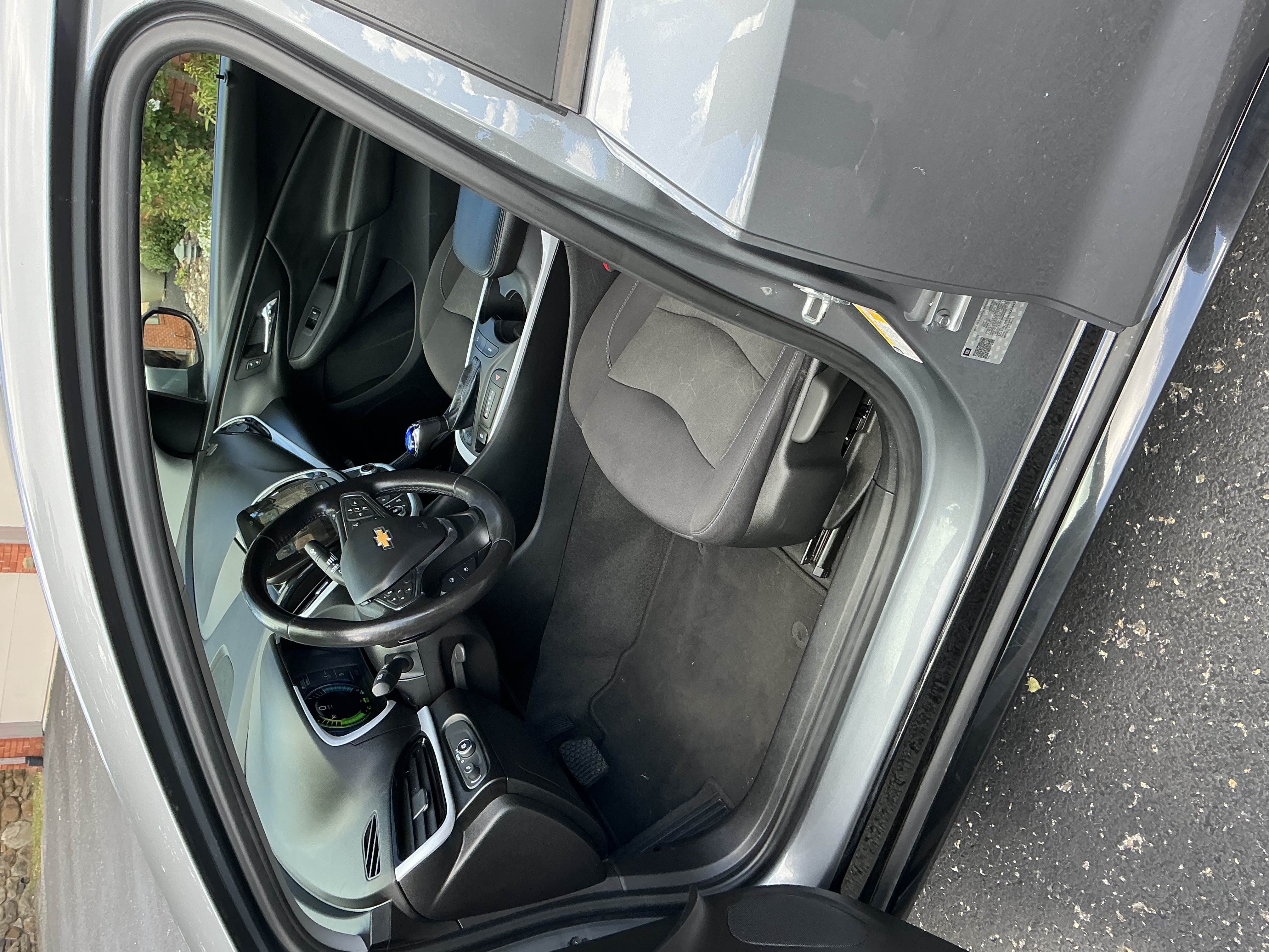 Used 2018 Chevrolet Volt LT w/ Comfort Package FWD image 6