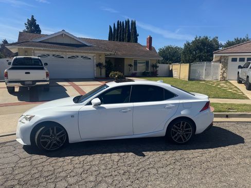 Used 2014 Lexus IS 250 w/ F-Sport Package RWD image 4