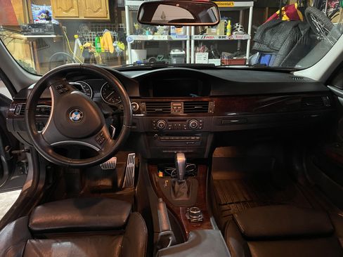 Used 2011 BMW 335i xDrive Sedan image 8