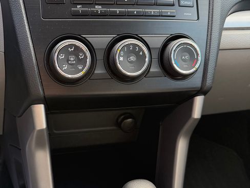 Used 2015 Subaru Forester 2.5i Premium w/ All-Weather Package image 9