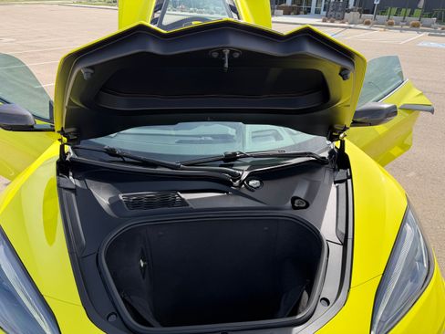 Used 2021 Chevrolet Corvette Stingray Premium Cpe w/ Z51 Performance Package image 5