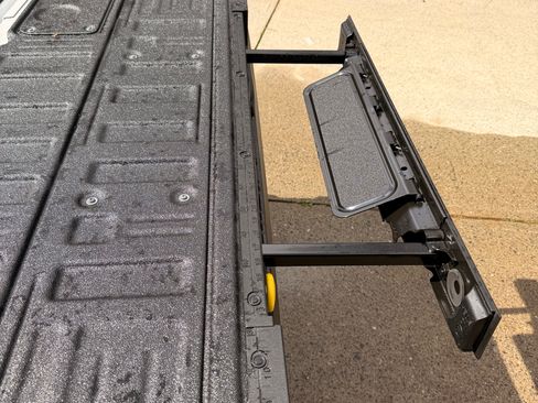 Used 2024 Ford F350 Lariat w/ Lariat Ultimate Package image 12