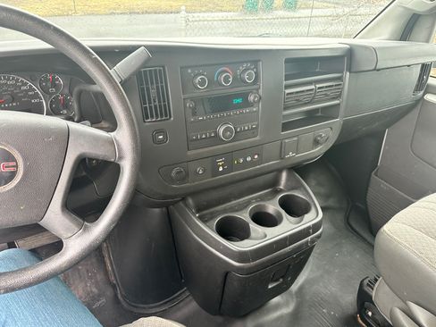 Used 2018 GMC Savana 2500 image 9