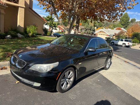 Used 2010 BMW 528i Sedan image 12