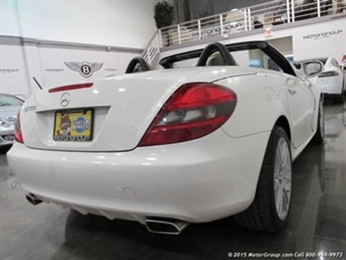 Used 2009 Mercedes-Benz SLK 300 image 9