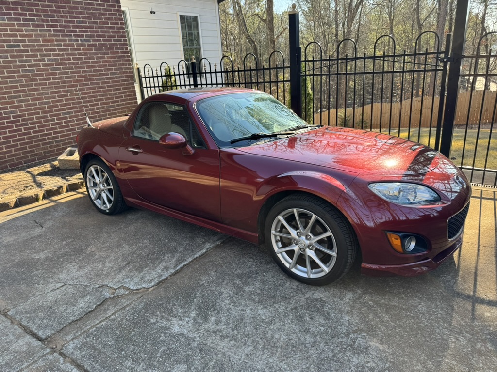 Used 2010 MAZDA MX-5 Miata Grand Touring w/ Premium Pkg RWD image 1