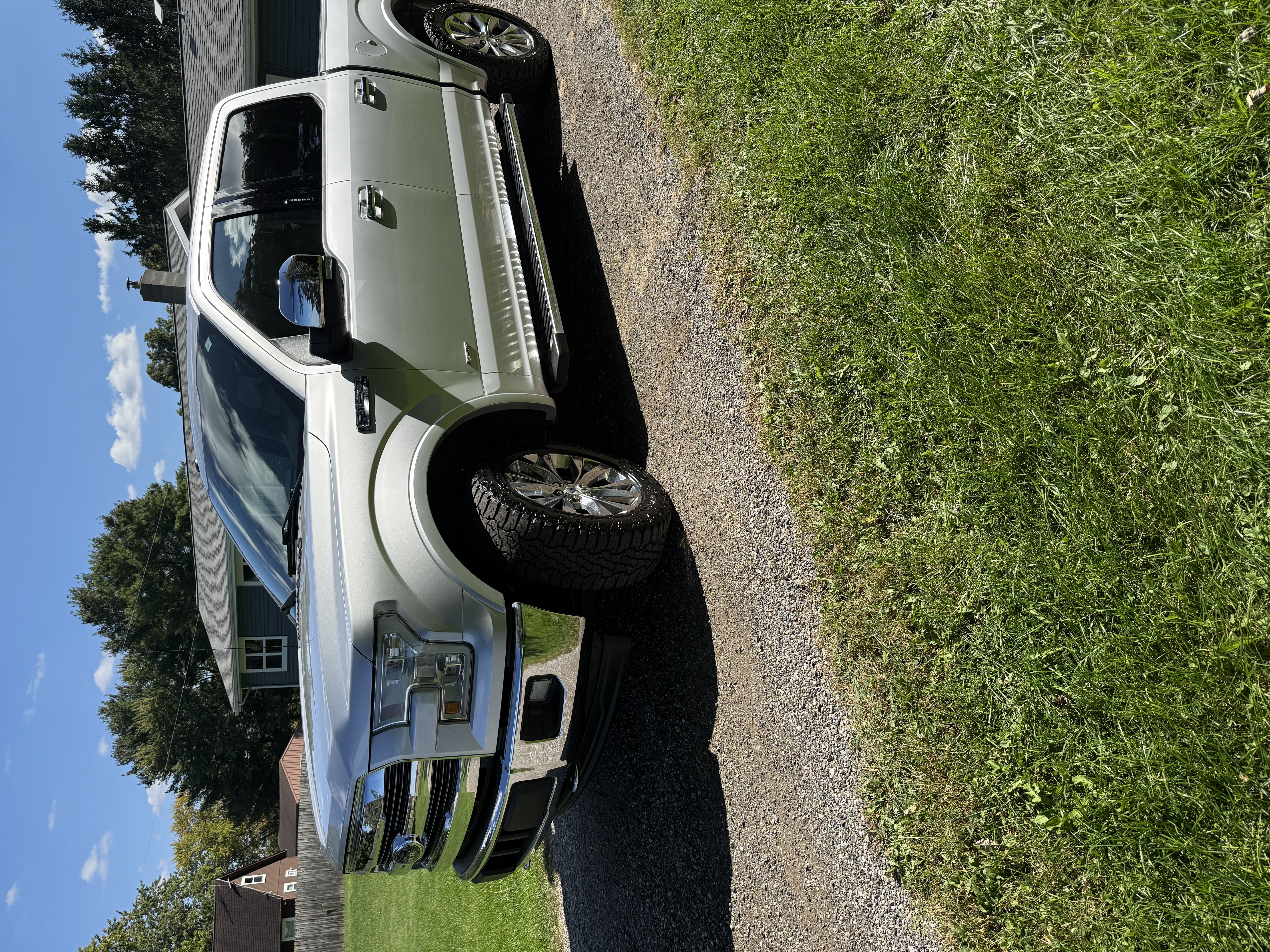 Used 2017 Ford F150 Lariat w/ Equipment Group 502A Luxury AWD/4WD image 12