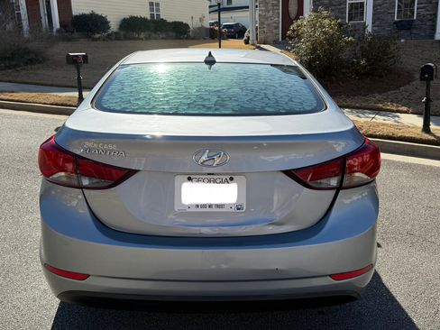 Used 2016 Hyundai Elantra SE w/ Option Group 02 image 2