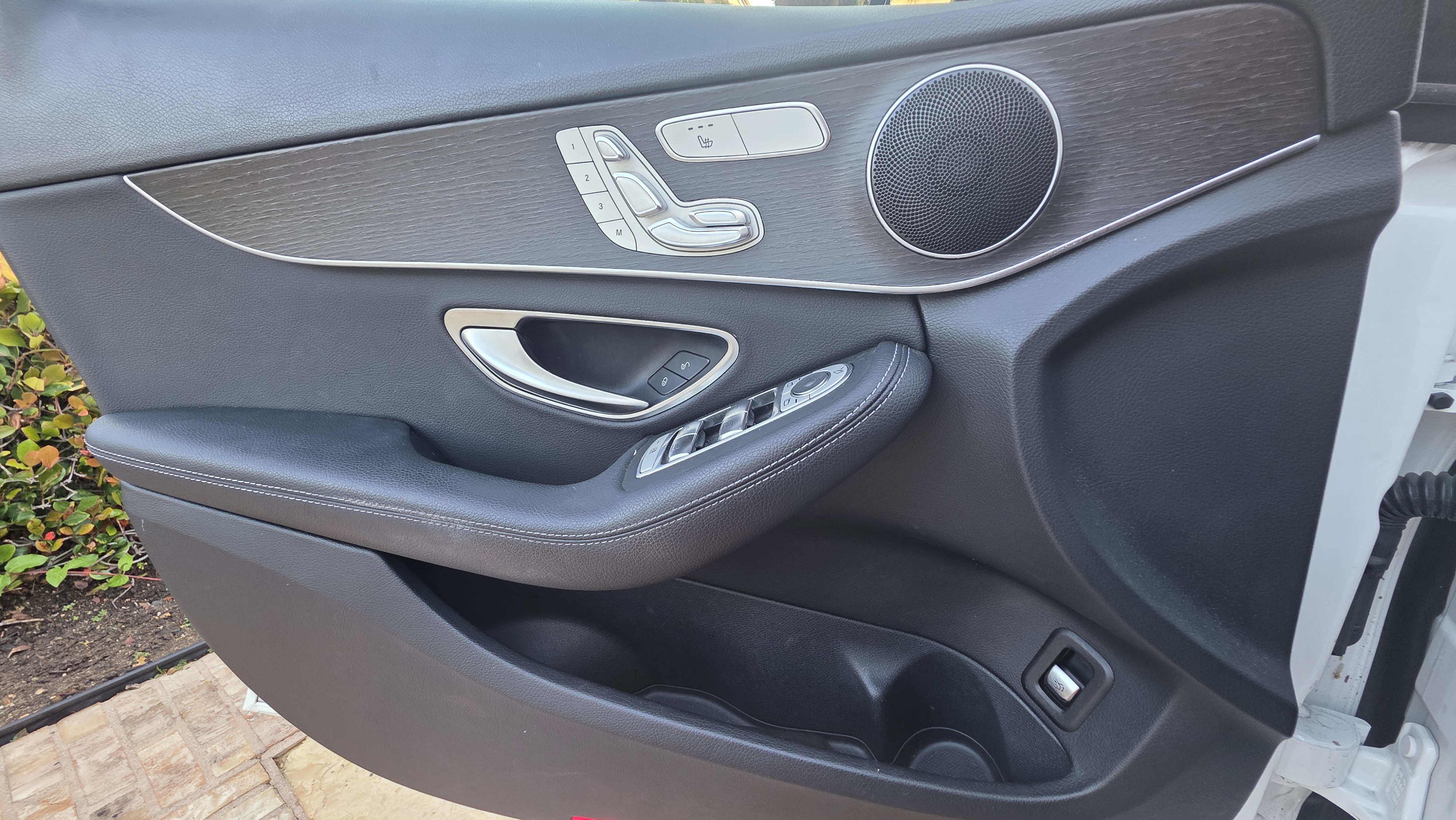 Used 2020 Mercedes-Benz C 300 Sedan image 6