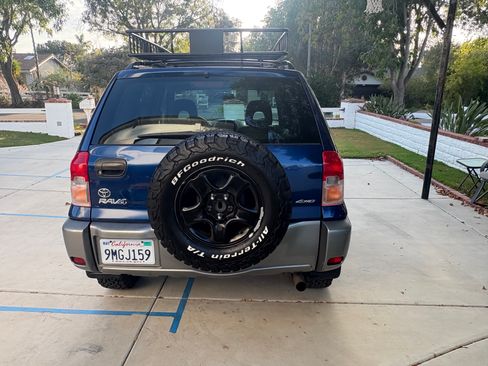 Used 2003 Toyota RAV4 4WD w/ Quick-Order Pkg image 10