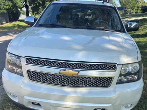 Used 2013 Chevrolet Tahoe LTZ AWD/4WD image 2