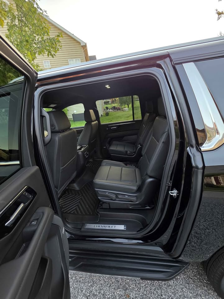Used 2026 Chevrolet Suburban LT w/ Comfort Package AWD/4WD image 21