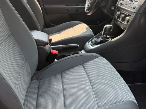 Used 2013 Volkswagen Jetta SE FWD image 10
