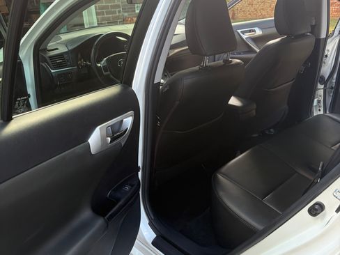 Used 2013 Lexus CT 200h FWD image 26