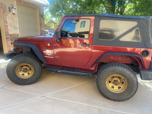Used 2010 Jeep Wrangler Sahara image 4
