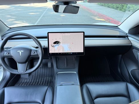 Used 2021 Tesla Model 3 Standard Range Plus RWD image 17