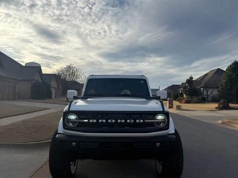 Used 2021 Ford Bronco Outer Banks image 6