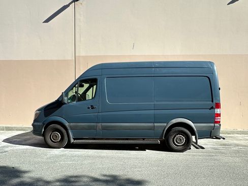 Used 2018 Mercedes-Benz Sprinter 2500 image 1