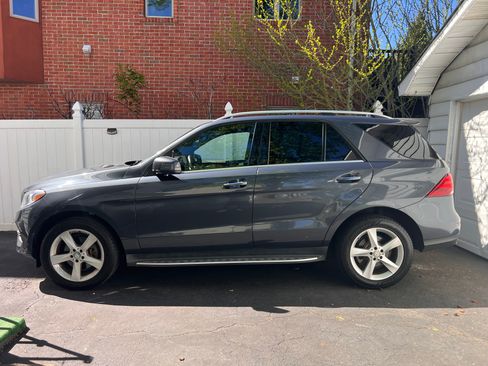 Used 2016 Mercedes-Benz GLE 350 4MATIC image 1