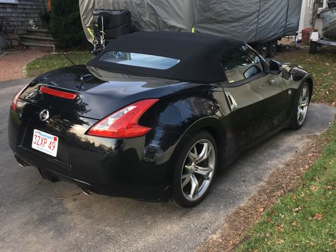 Used 2012 Nissan 370Z Touring w/ Sport Pkg image 2