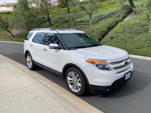 Used 2013 Ford Explorer Limited image 4