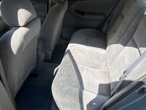 Used 2004 Toyota Corolla LE FWD image 9
