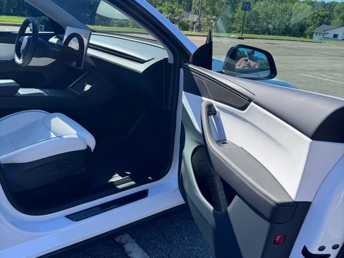 Used 2026 Tesla Model Y Performance AWD/4WD image 16