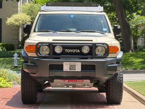 Used 2010 Toyota FJ Cruiser 4WD image 1