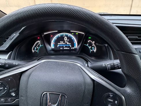 Used 2019 Honda Civic LX image 9