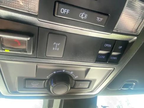 Used 2021 Toyota Tacoma TRD Off-Road w/ TRD Premium Off Road Package image 13