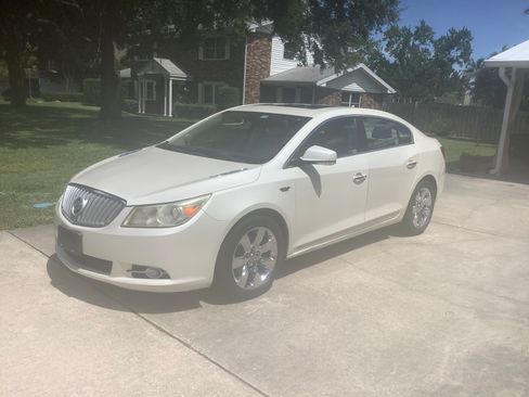Used 2011 Buick LaCrosse CXS w/ Driver Confidence Package FWD image 4