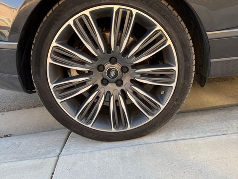 Used 2020 Land Rover Range Rover Autobiography image 19